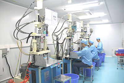  injection molding area of clean room